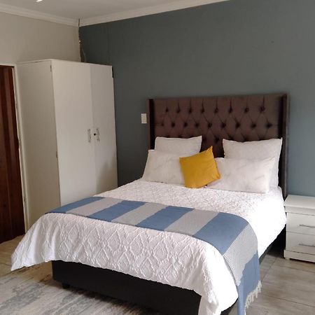 South Serene Guest House Midrand Eksteriør billede
