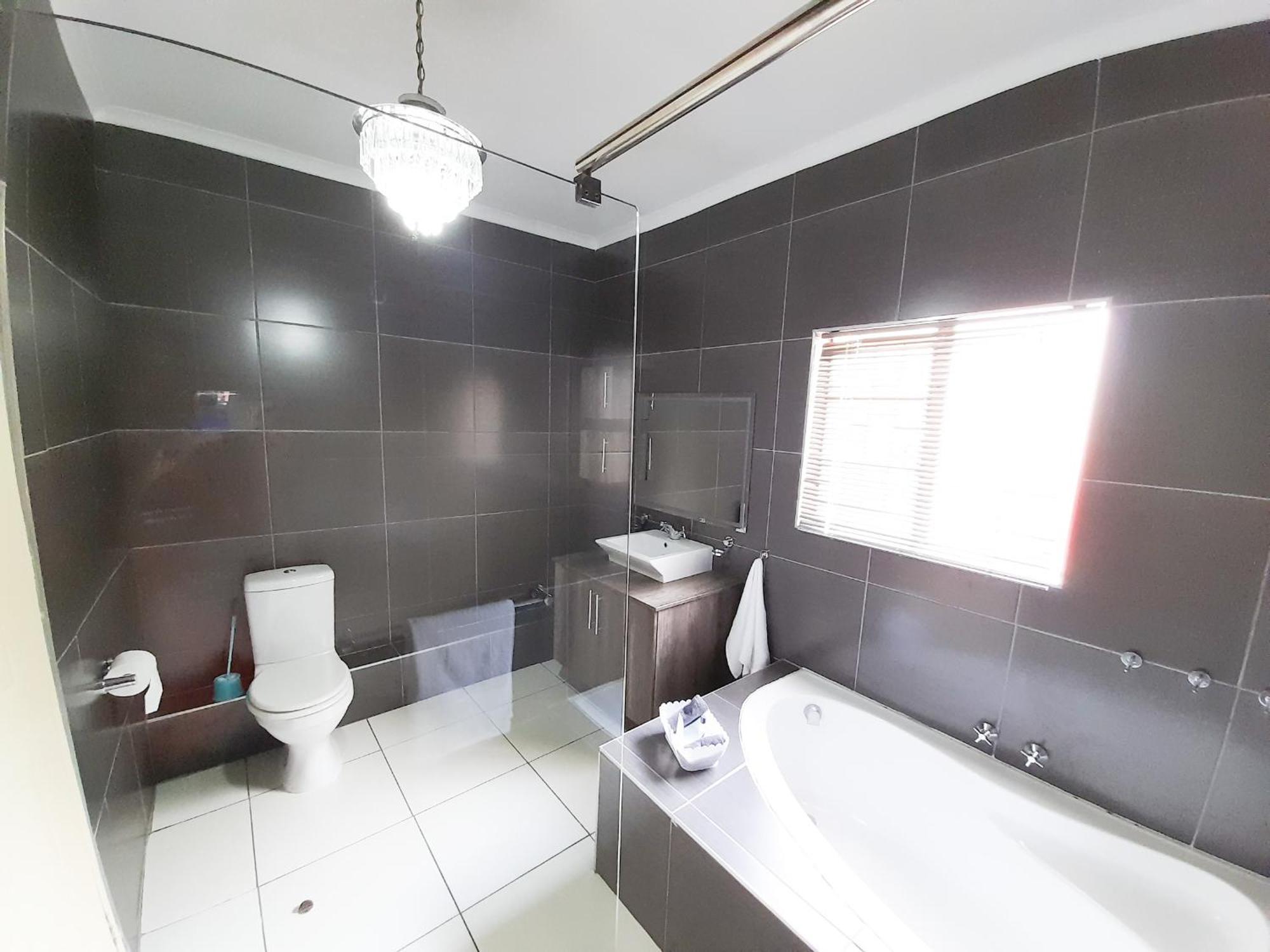 South Serene Guest House Midrand Eksteriør billede